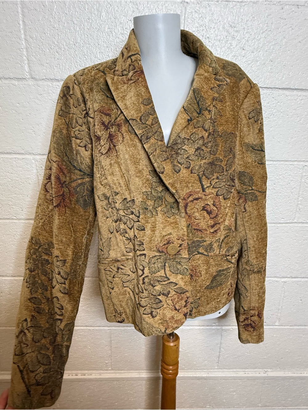 Grace Elements Vintage Tapestry blazer chenille fabric with large floral roses
